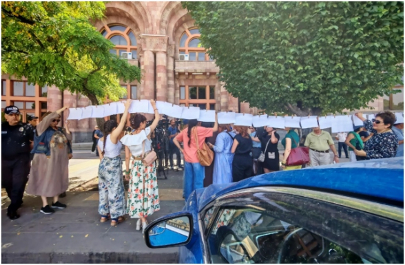 «Правительство нуждается в экзорцизме»: в Ереване прошла акция в защиту ААЦ (видео)